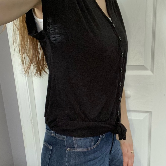 Guess Sleeveless Black Shirt - Picture 5 of 6